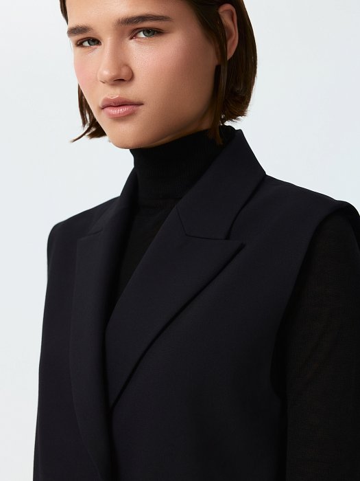 Укороченный асимметричный жилет: фото №4