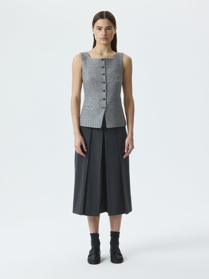 Жилет с квадратным вырезом