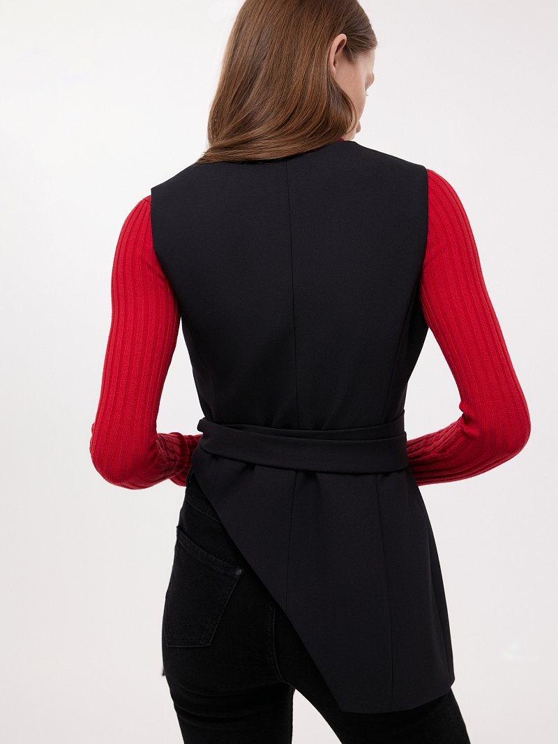 Асимметричный жилет на запах