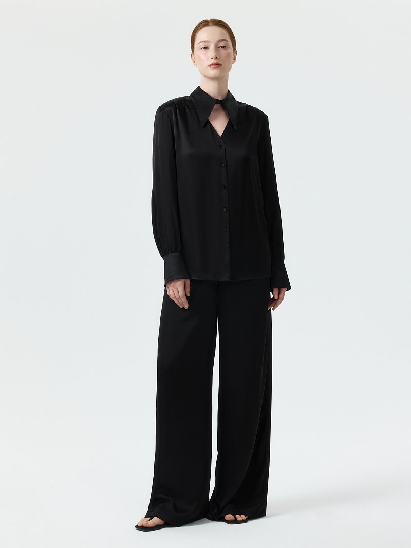 Атласная блуза со съемным воротником