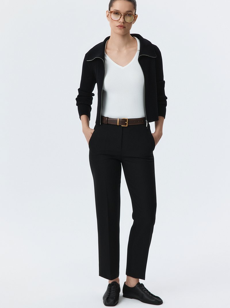 Зауженные брюки со стрелками