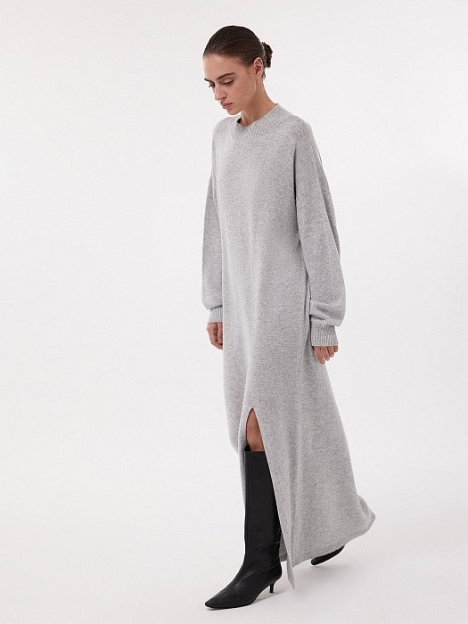 Вязаное платье-макси с разрезом: фото №3