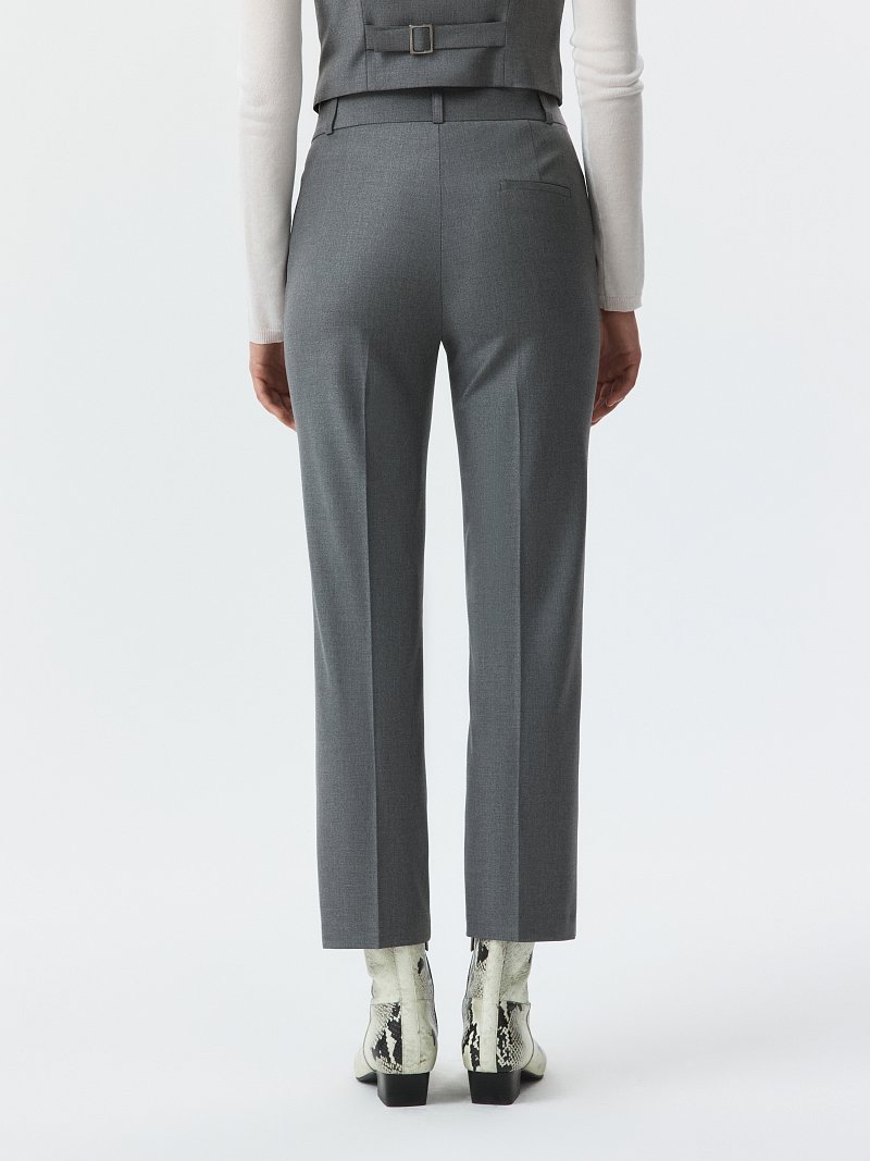 Зауженные брюки со стрелками