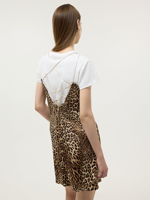 Атласное платье с открытой спиной: фото №4