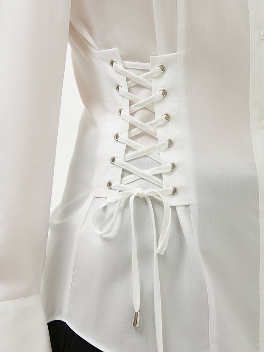 Приталенная рубашка со шнуровкой: фото №3