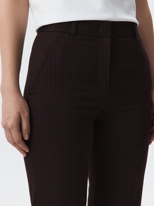 Расклешенные брюки в полоску: фото №4