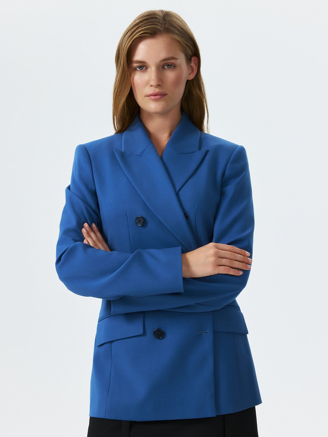 Приталенный двубортный жакет: фото №1